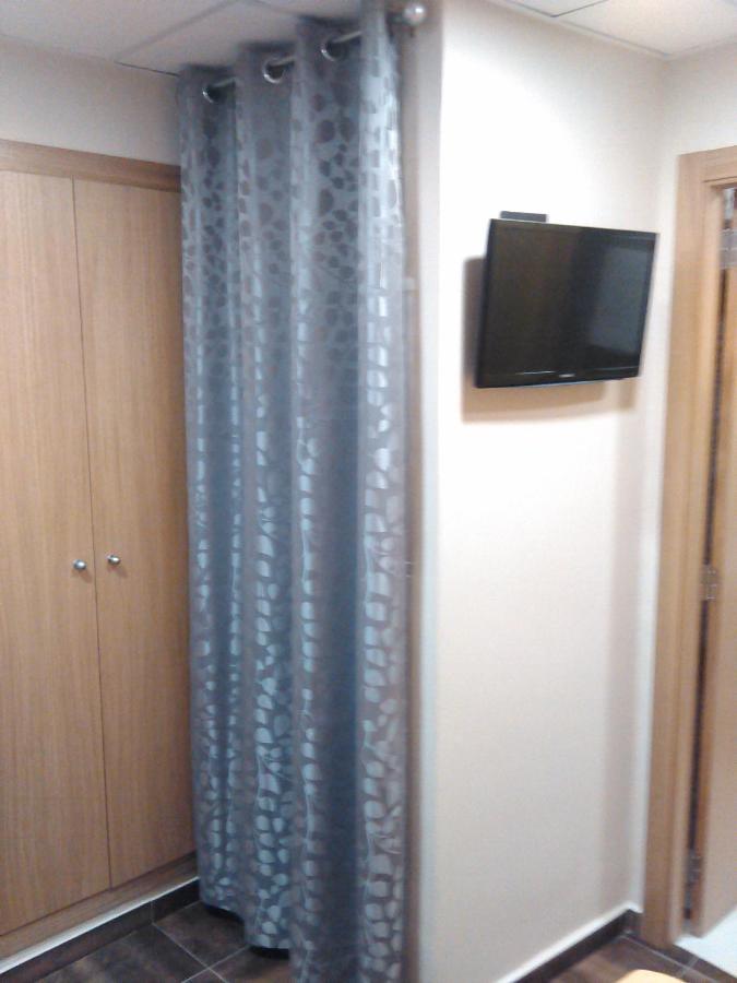 Hostal Bisbal Only Adults No Ac Valencia Eksteriør bilde